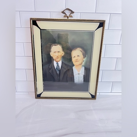 VINTAGE ANTIQUE HUSBAND WIFE COUPLE PROFESSIONAL PHOTO ORNATE FRAME - Picture 8 of 10